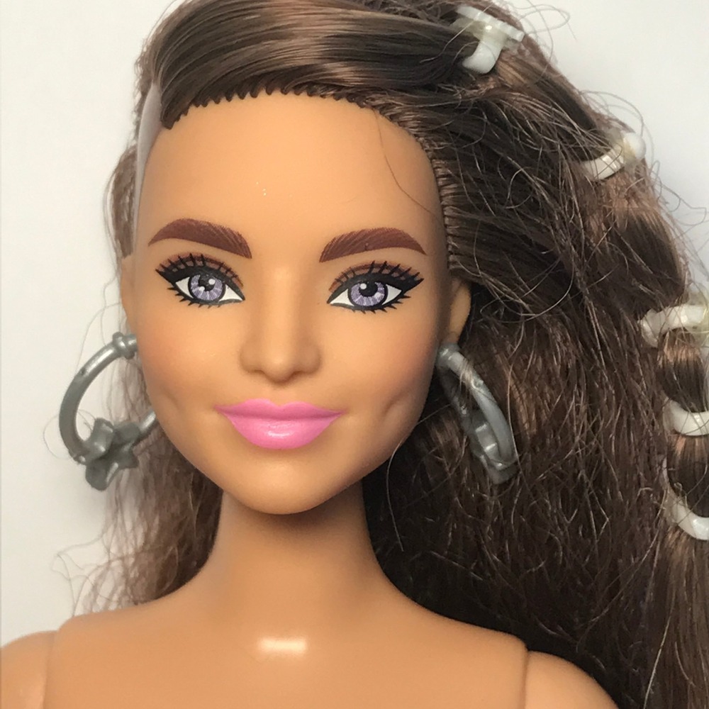 Nude Barbie 2020 Extra #9 Long Brown Hair Shaved Curvy Articulated GYJ78 Doll